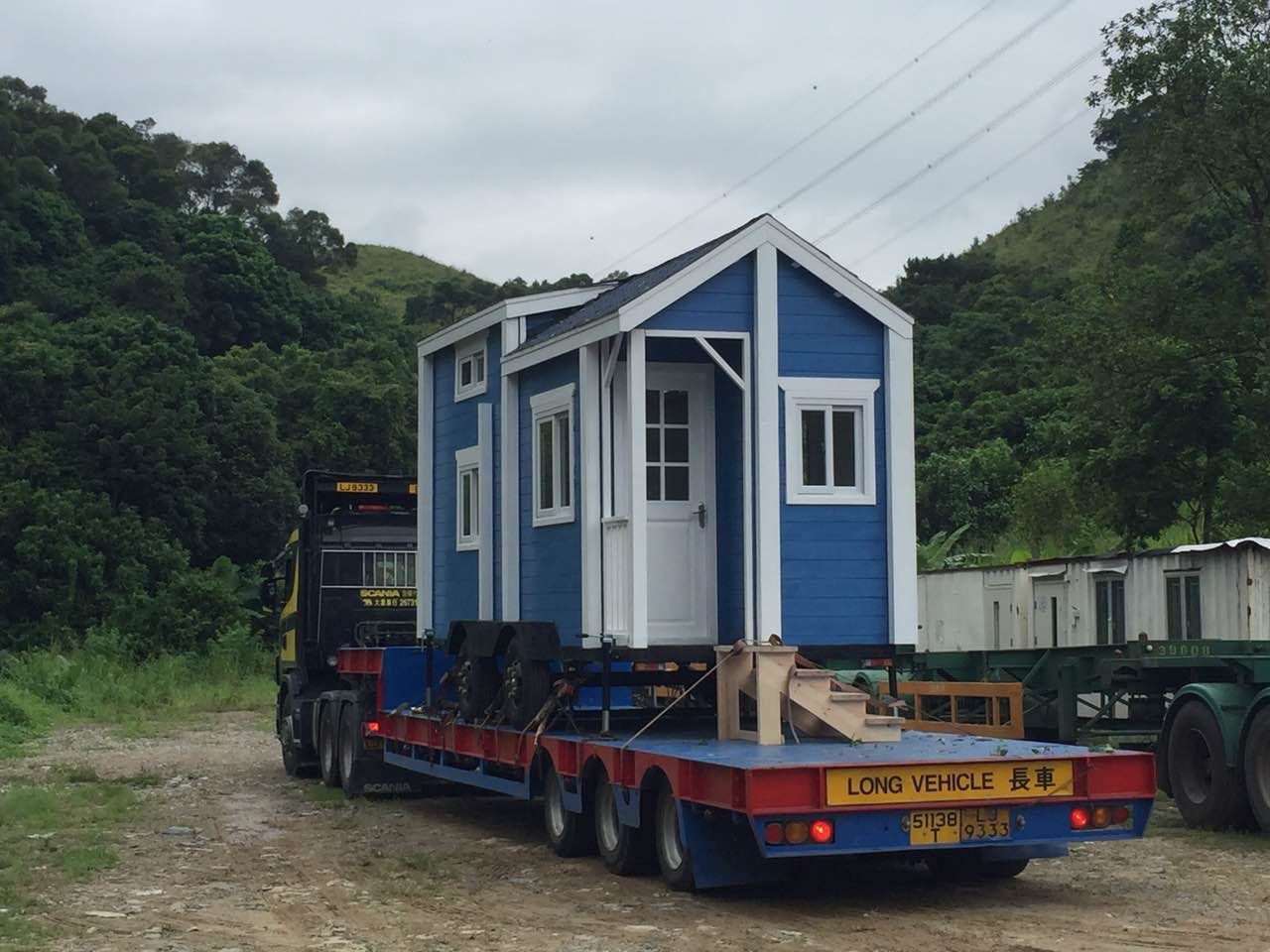 中港平板車運輸活動板房到香港 中港平板車運輸活動板房到香港