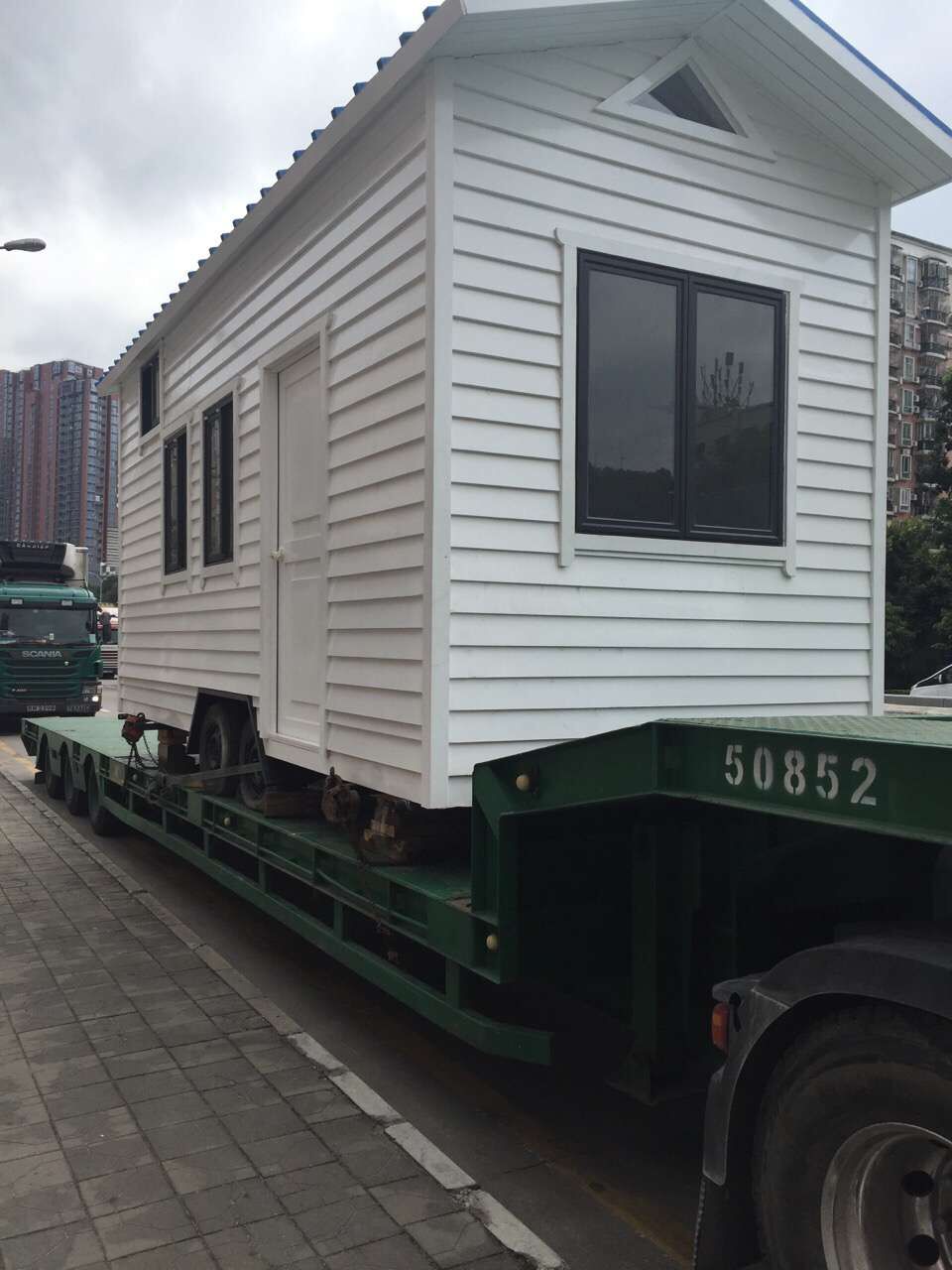 中港平板車運輸活動板房到香港 中港平板車運輸活動板房到香港