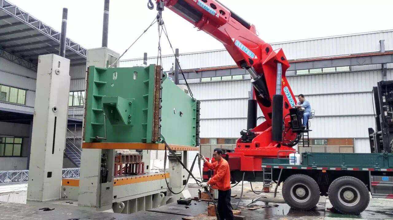 香港某大件機械設備運輸,大型機械設備搬新廠 香港某大件機械設備運輸,大型機械設備搬新廠