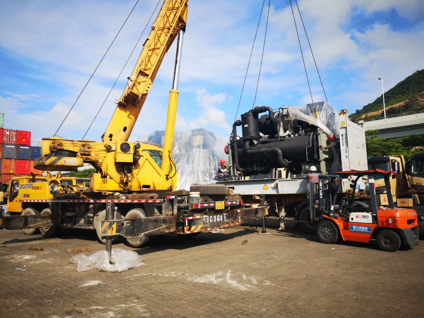中港重機(jī)吊車, 中港貨車自吊, 中港自吊貨車,  中港帶吊的貨車, 中港吊車運(yùn)輸,中港吊車公司 ,中港吊車, 中港吊臂車, 中港吊機(jī)運(yùn)輸公司, 中港吊機(jī)運(yùn)輸, 中港吊機(jī)車運(yùn)輸,  中港吊機(jī)車物流, 中港吊機(jī)車    